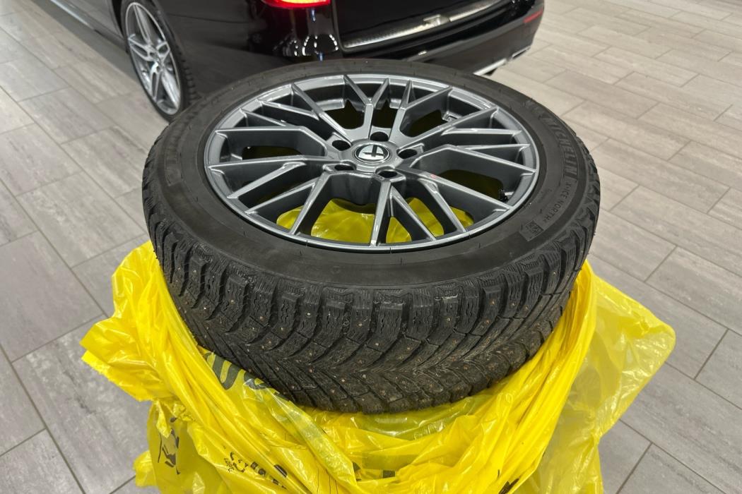 MERCEDES-BENZ E 2018