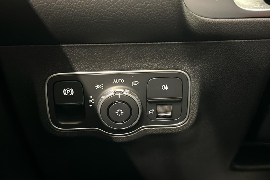 MERCEDES-BENZ EQB 2024