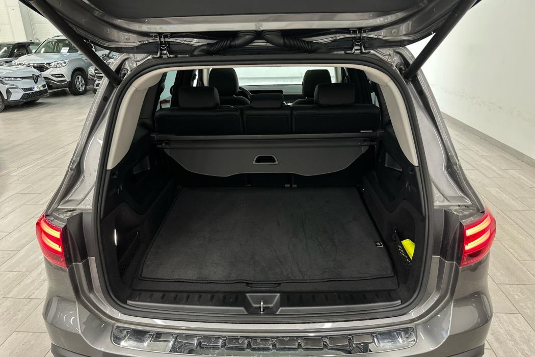 MERCEDES-BENZ EQB 2024