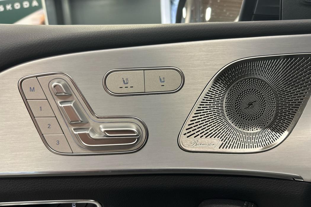 MERCEDES-BENZ GLE 2025
