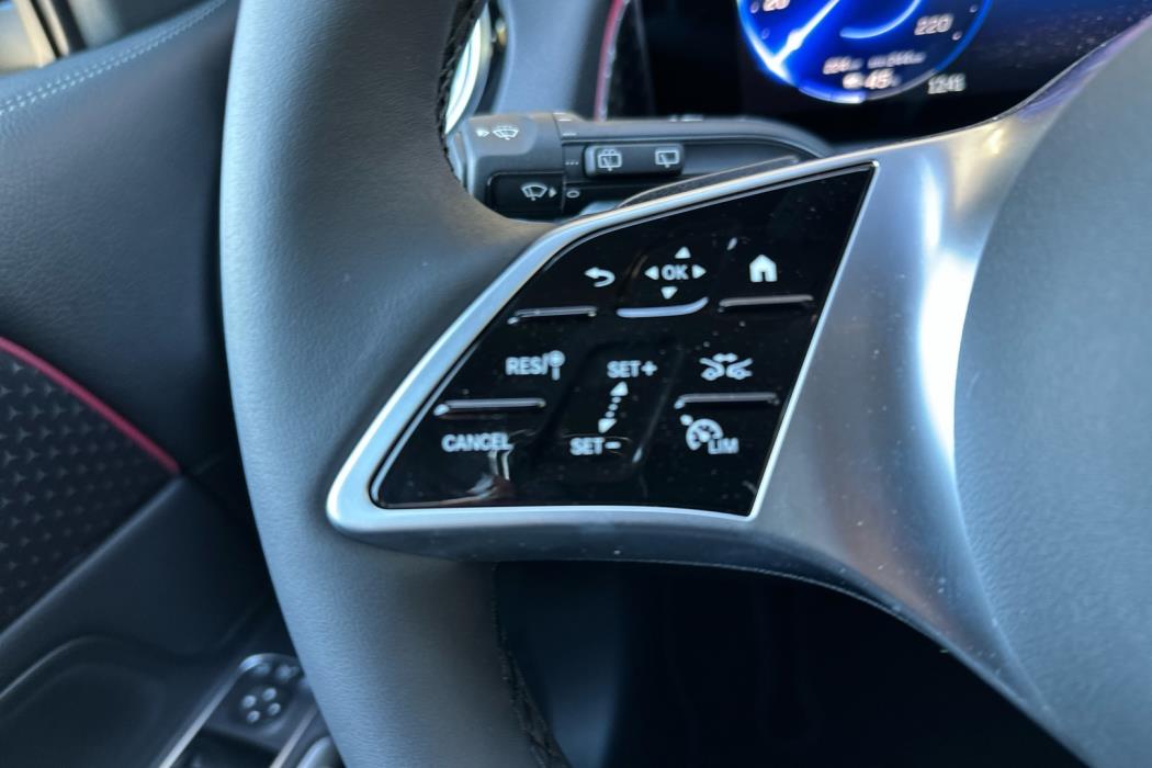 MERCEDES-BENZ EQB 2025