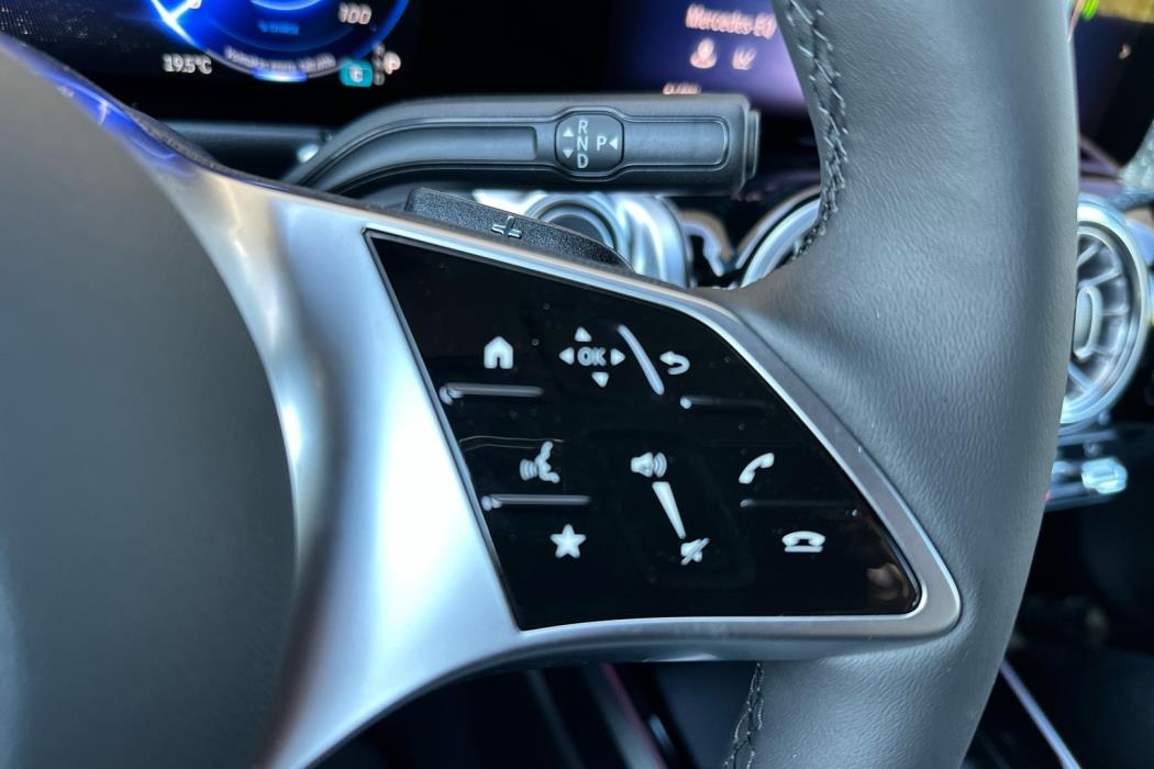 MERCEDES-BENZ EQB 2025