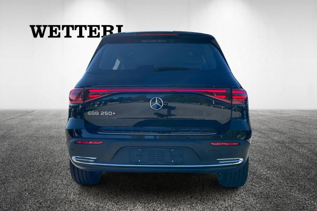 MERCEDES-BENZ EQB 2025
