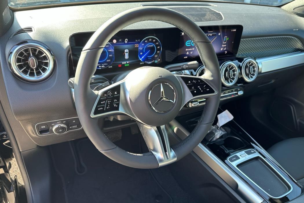 MERCEDES-BENZ EQB 2025
