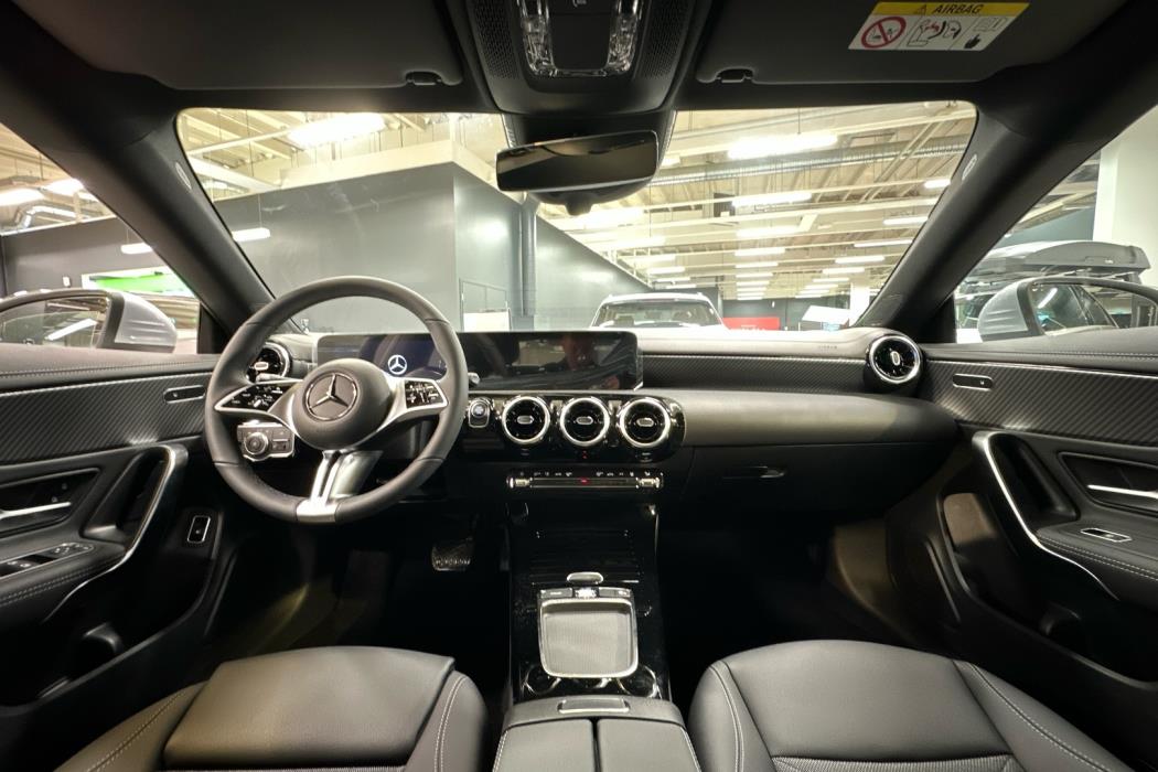 MERCEDES-BENZ CLA 2025