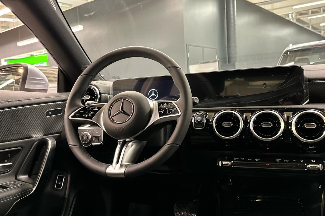 MERCEDES-BENZ CLA 2025