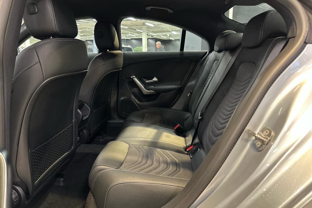 MERCEDES-BENZ CLA 2025