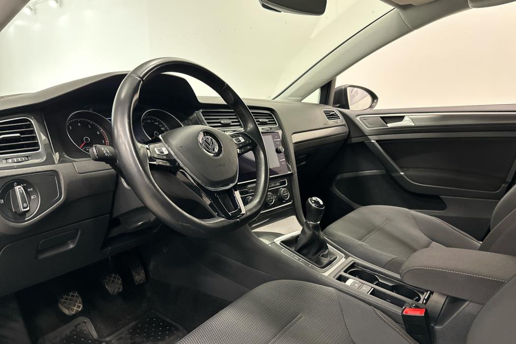 VOLKSWAGEN Golf 2020