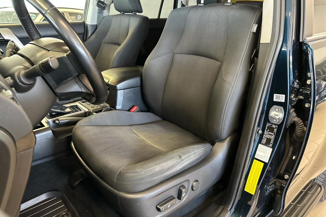 TOYOTA Land Cruiser 2021