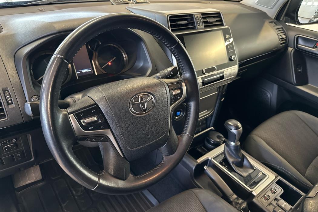 TOYOTA Land Cruiser 2021