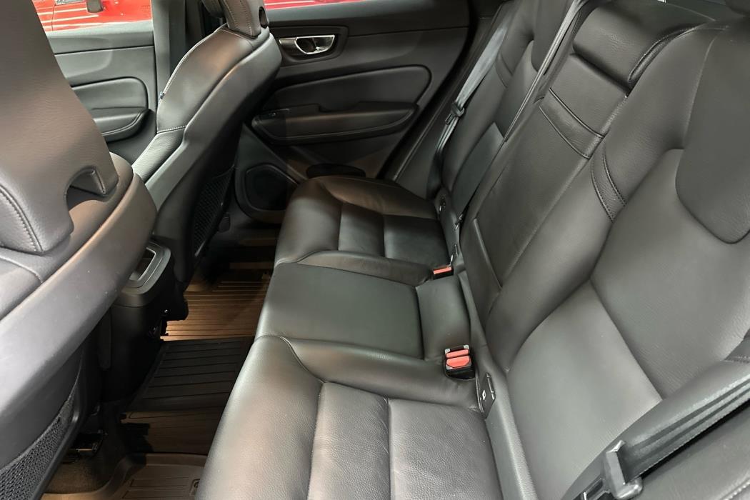 VOLVO XC60 2021