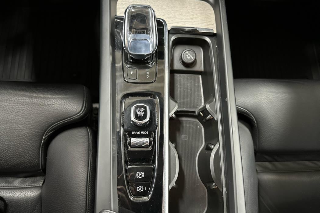 VOLVO XC60 2021