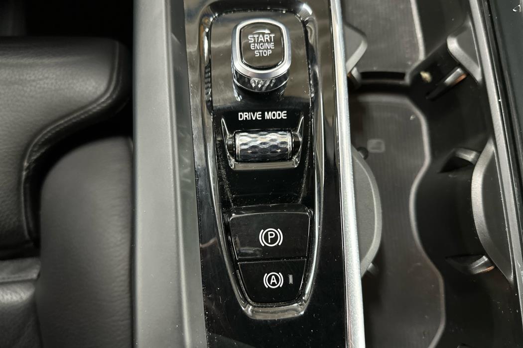 VOLVO XC60 2021