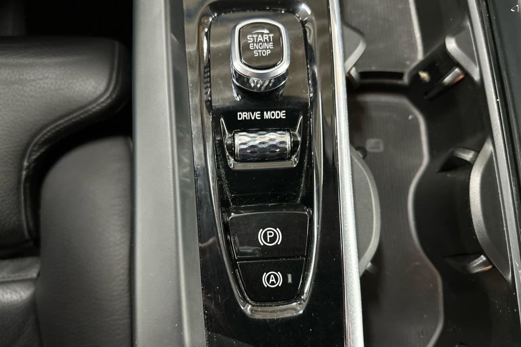 VOLVO XC60 2021