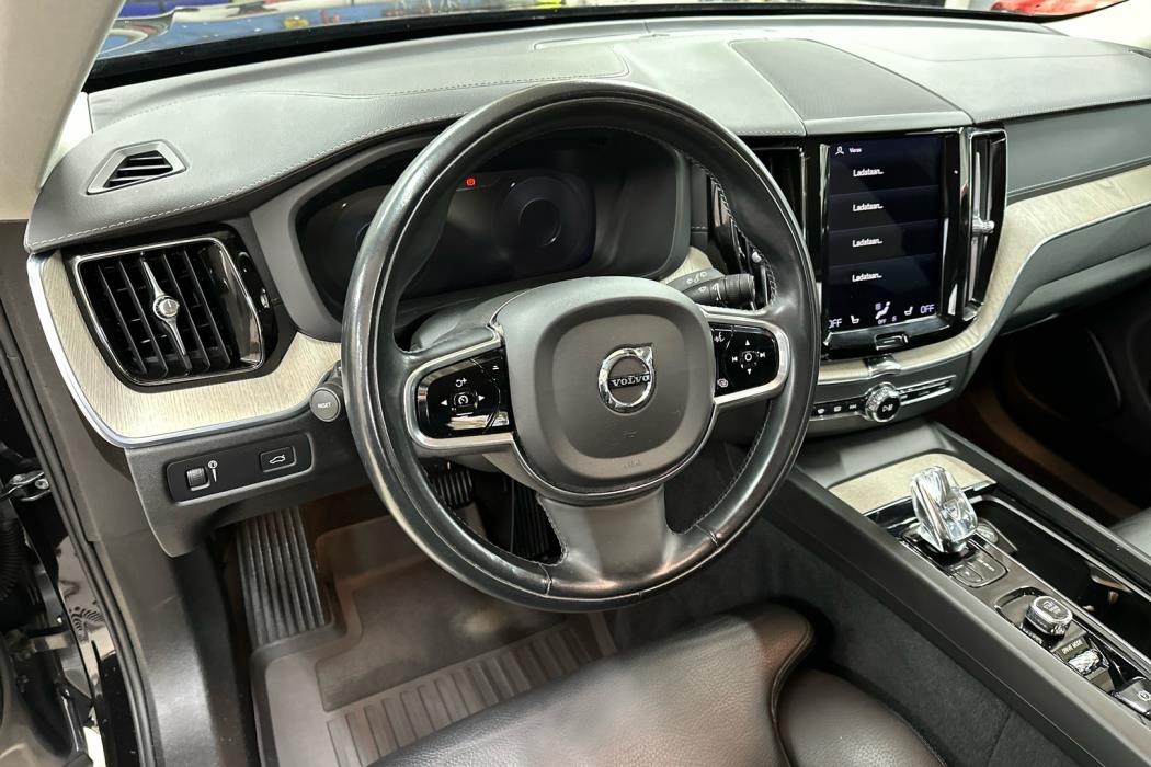 VOLVO XC60 2021