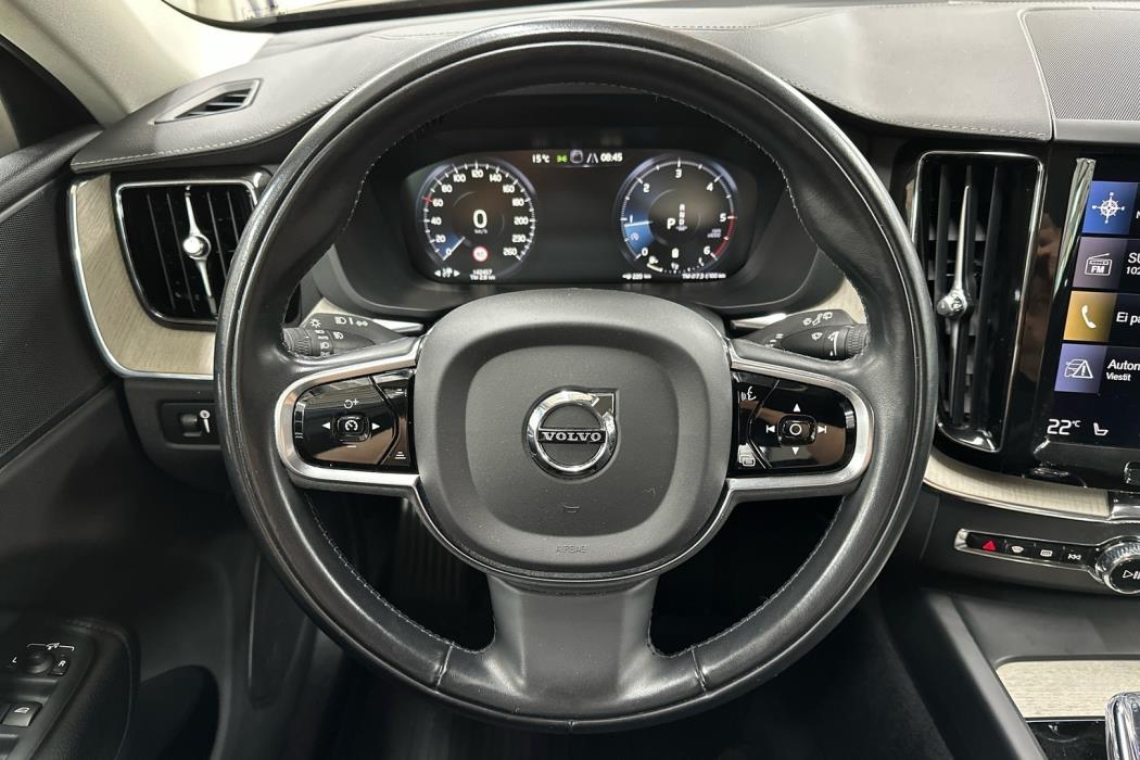 VOLVO XC60 2021