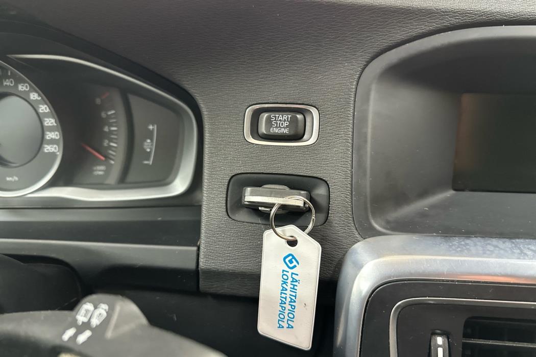 VOLVO V60 2014