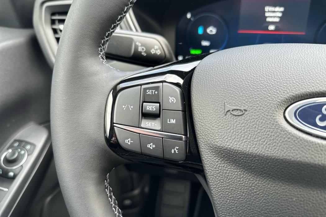 FORD Kuga 2025