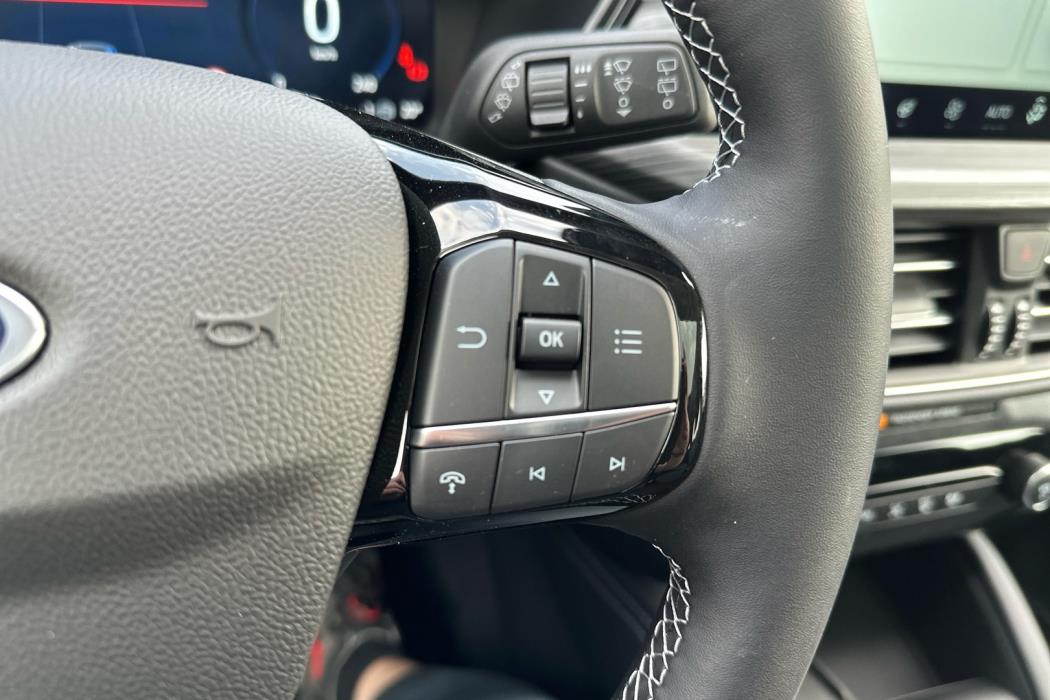 FORD Kuga 2025