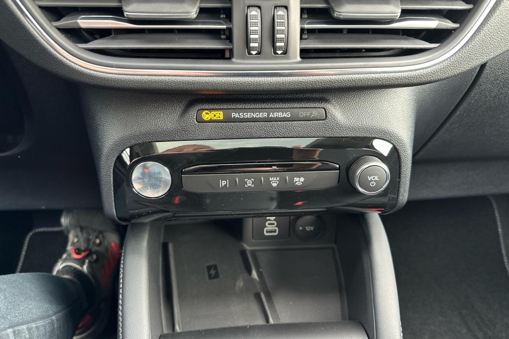 FORD Kuga 2025