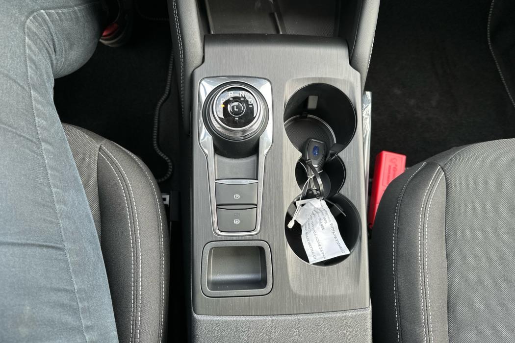 FORD Kuga 2025