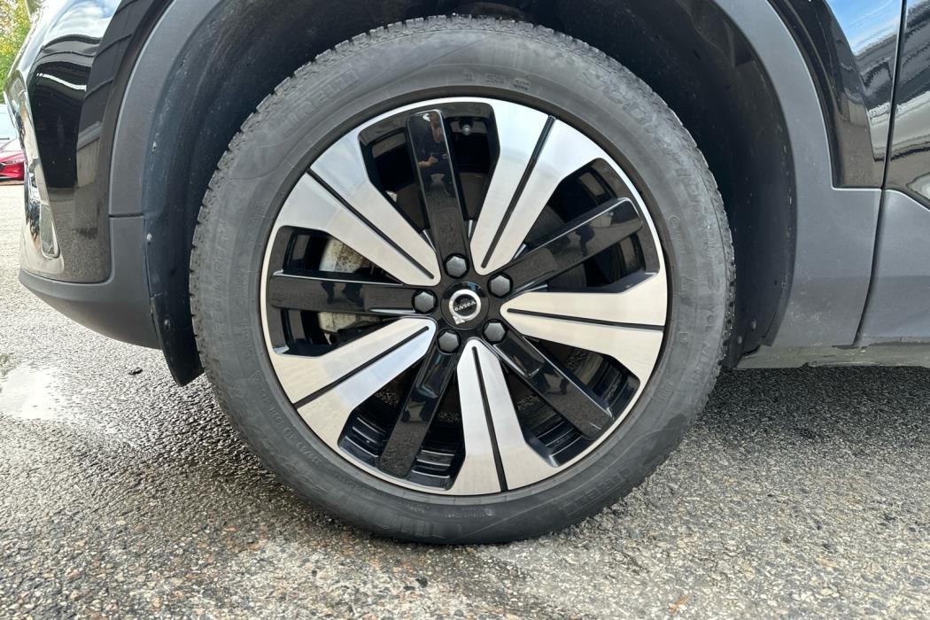 VOLVO XC40 2023