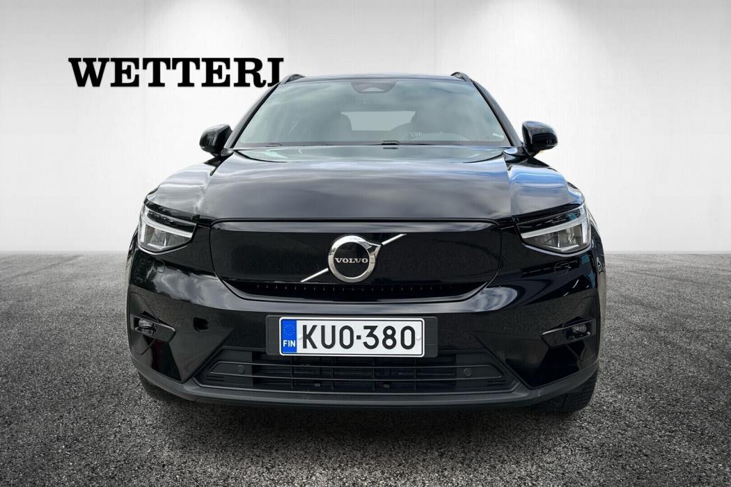 VOLVO XC40 2023