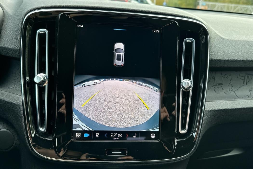 VOLVO XC40 2023