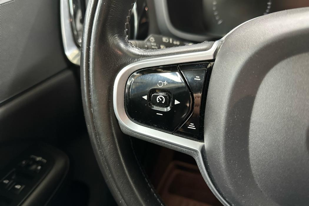 VOLVO V60 2021