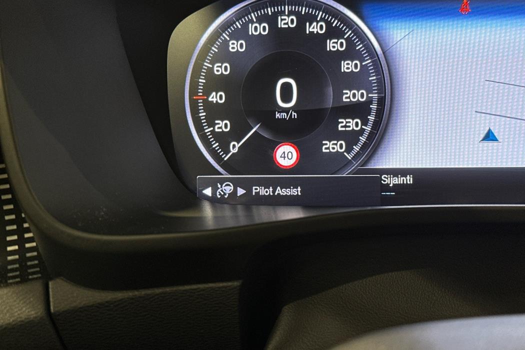 VOLVO XC40 2022