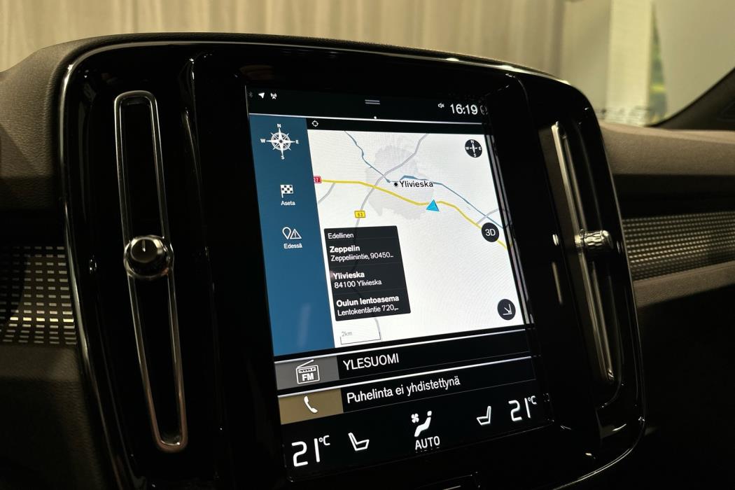 VOLVO XC40 2022
