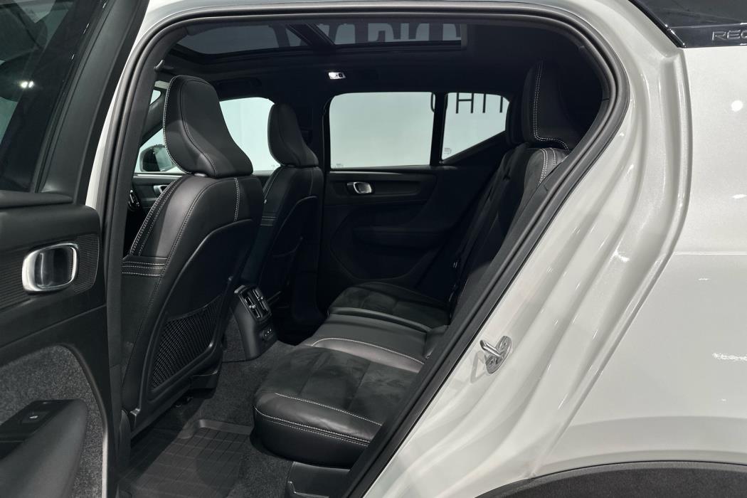 VOLVO XC40 2022