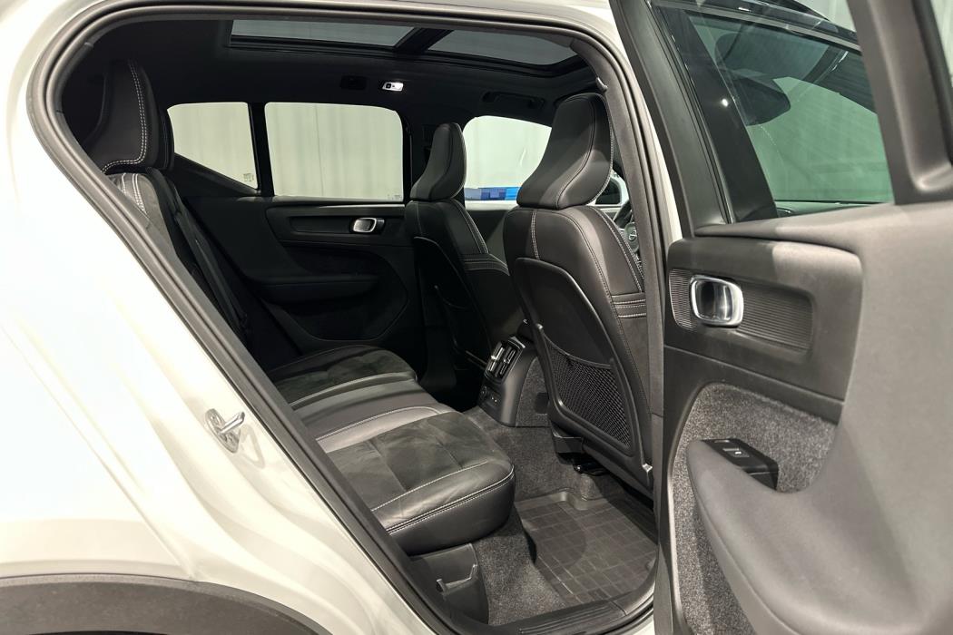 VOLVO XC40 2022