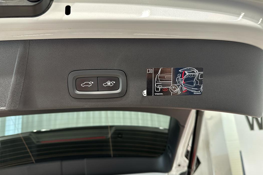 VOLVO XC40 2022