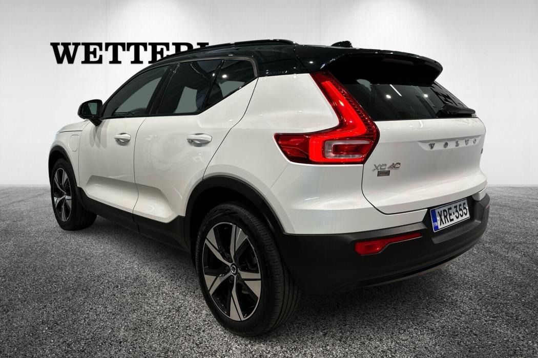 VOLVO XC40 2022