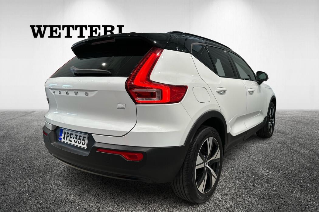 VOLVO XC40 2022