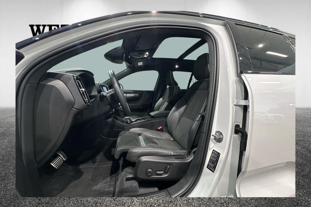 VOLVO XC40 2022