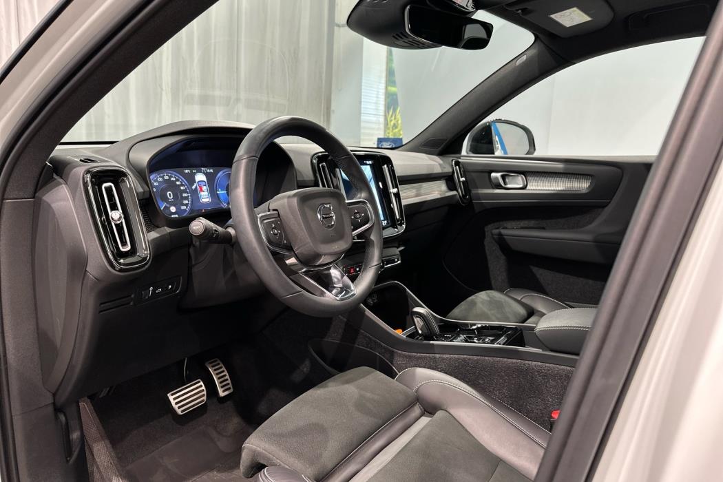 VOLVO XC40 2022