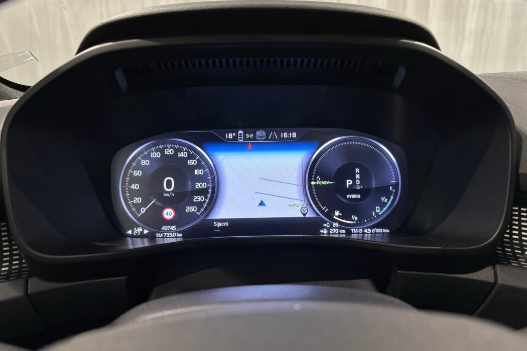 VOLVO XC40 2022