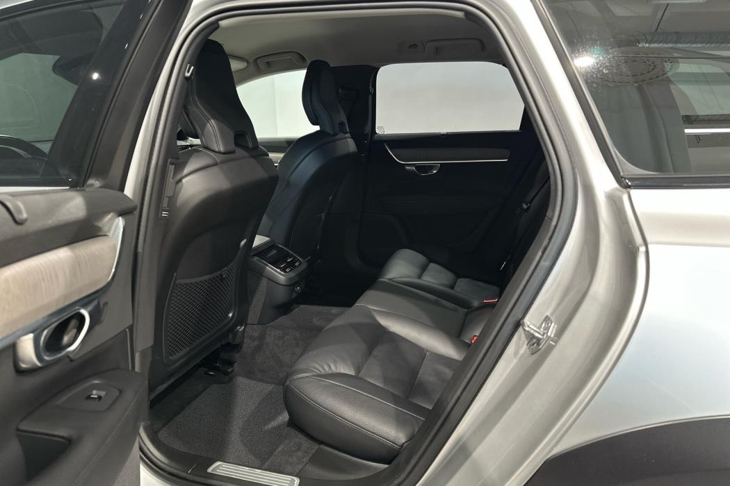 VOLVO V90 Cross Country 2021