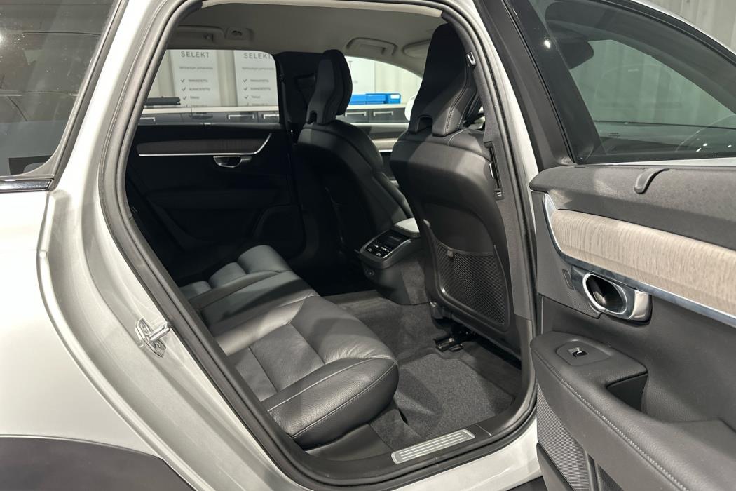 VOLVO V90 Cross Country 2021
