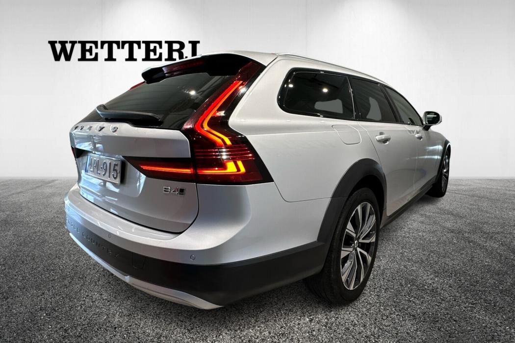 VOLVO V90 Cross Country 2021
