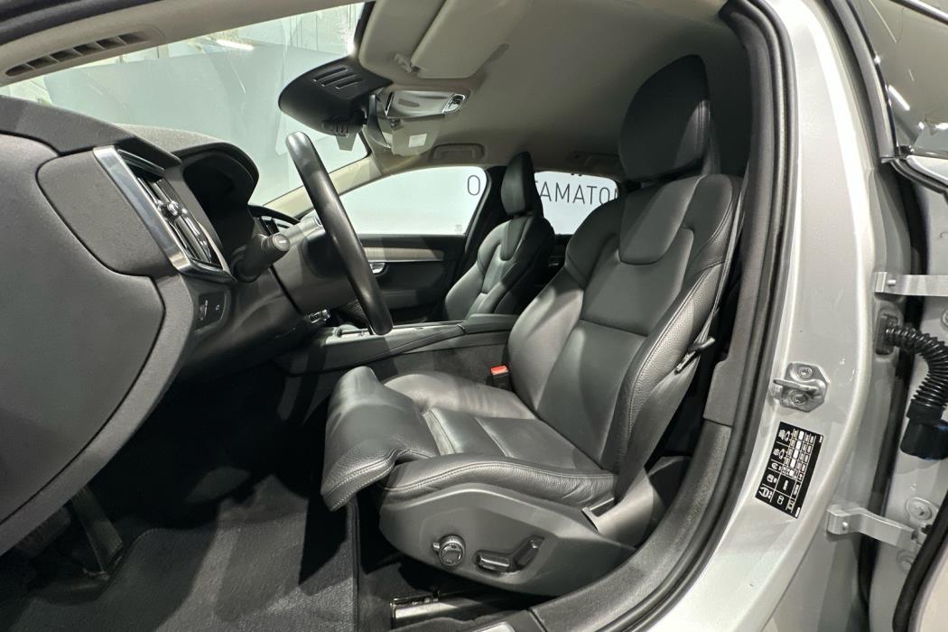 VOLVO V90 Cross Country 2021