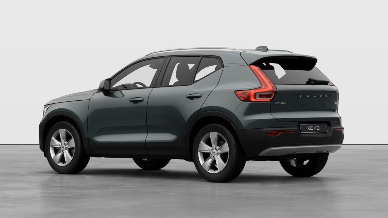 VOLVO XC40 2026