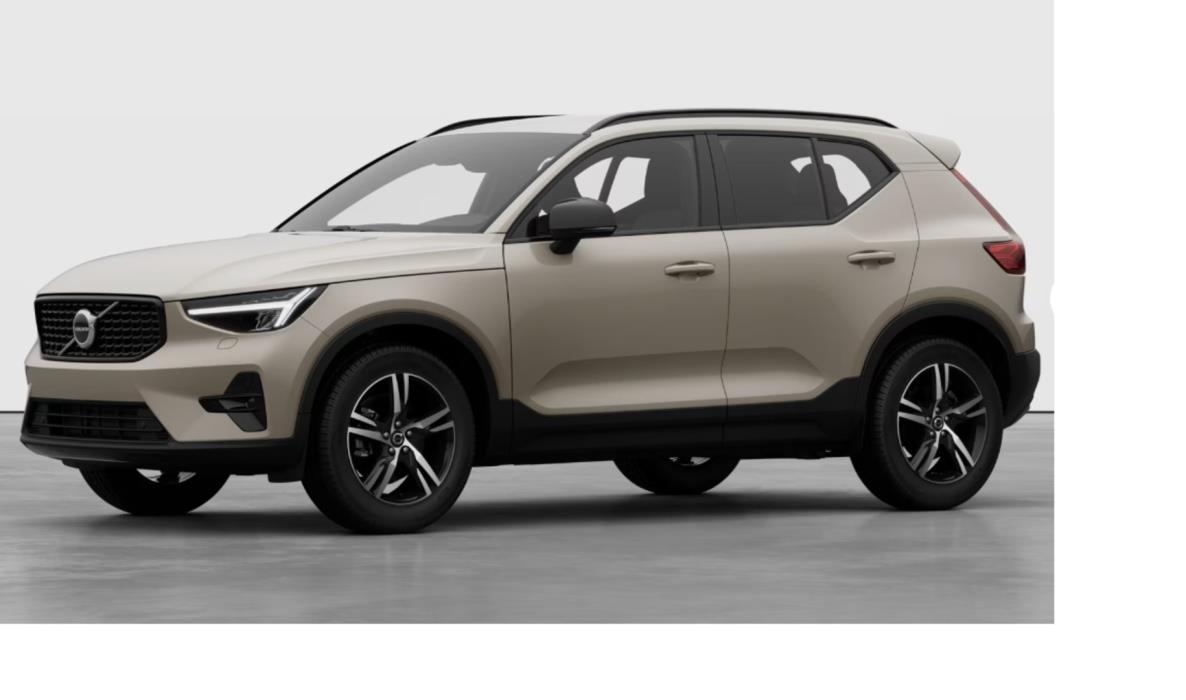VOLVO XC40 2026
