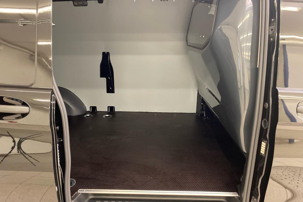 MERCEDES-BENZ Vito 2025