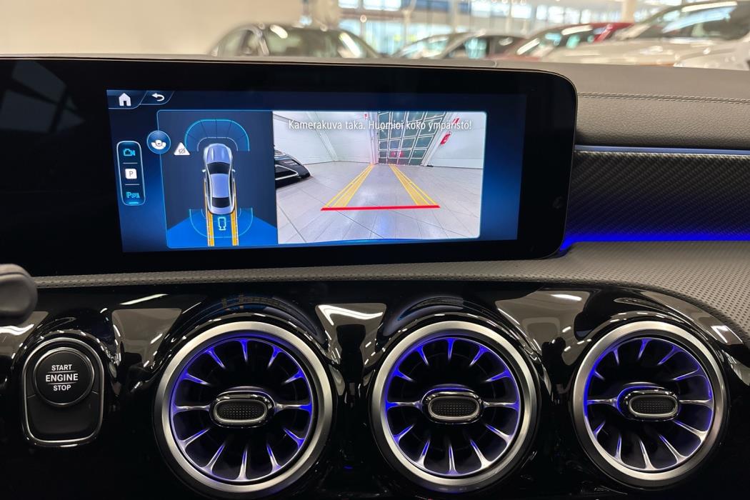 MERCEDES-BENZ CLA 2025