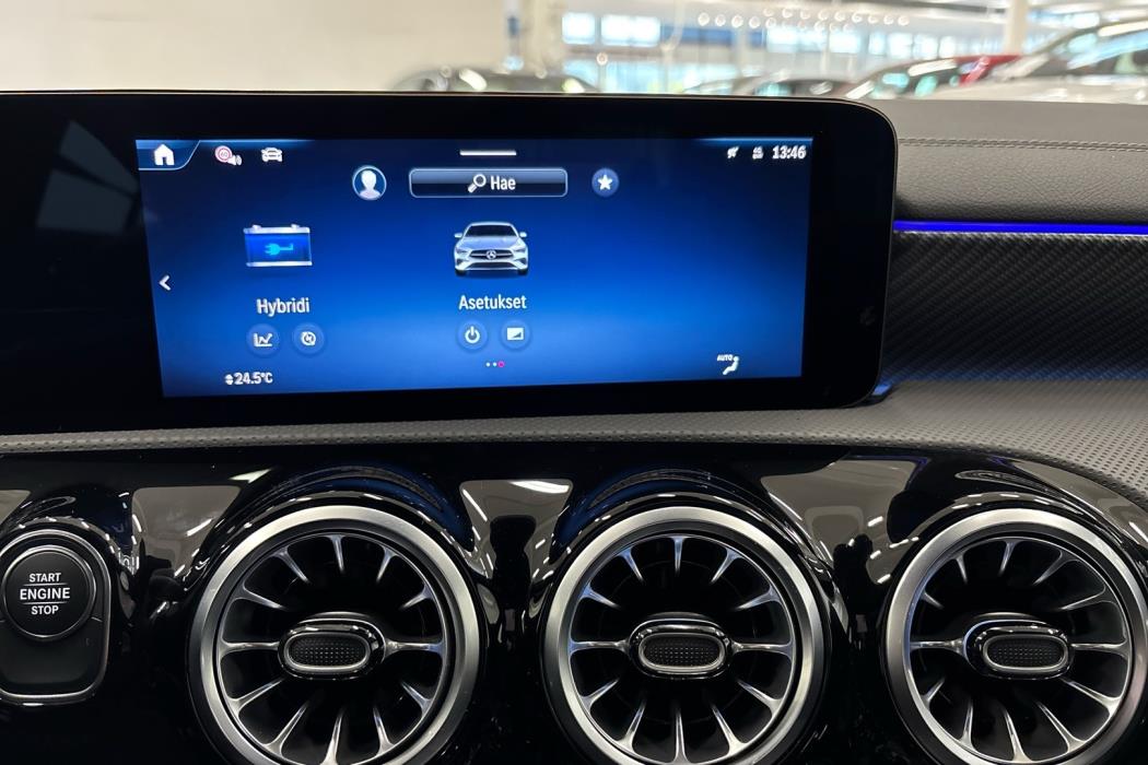 MERCEDES-BENZ CLA 2025