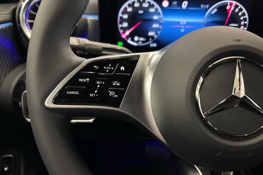 MERCEDES-BENZ CLA 2025