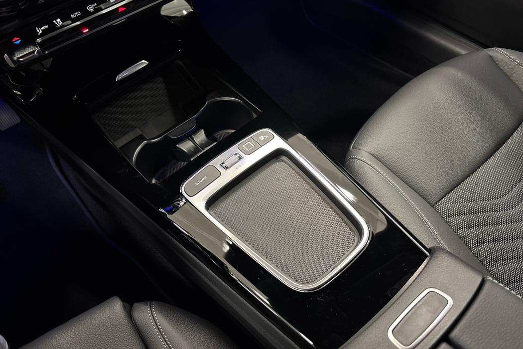 MERCEDES-BENZ CLA 2025